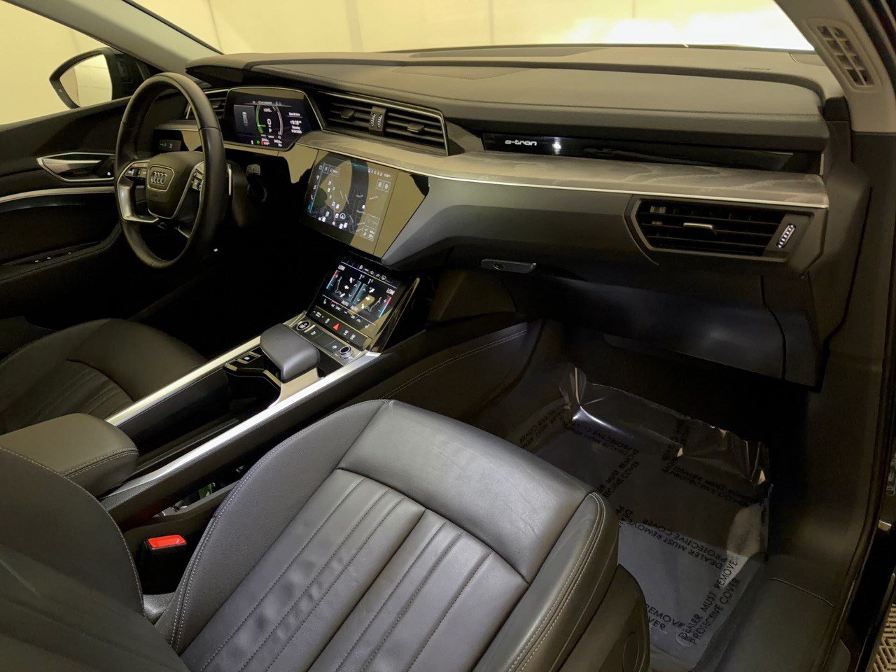 Used 2024 Audi Q8 e-tron Premium AWD/4WD image 31
