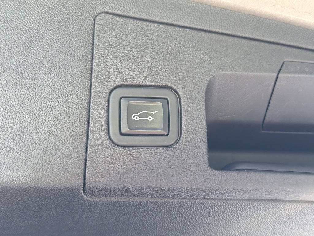 Certified 2023 Cadillac XT5 Luxury FWD image 15