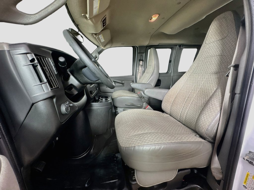 Used 2021 Chevrolet Express 2500 LS w/ Driver Convenience Package RWD image 23