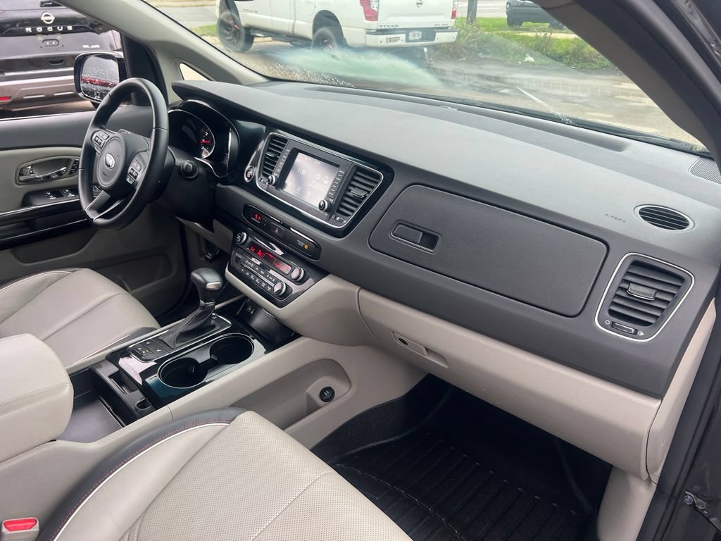 Used 2017 Kia Sedona EX FWD image 19