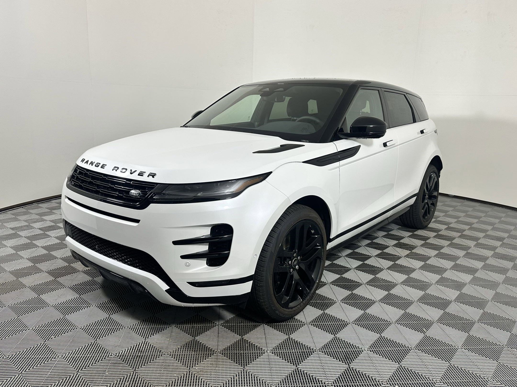 New 2026 Land Rover Range Rover Evoque Dynamic SE