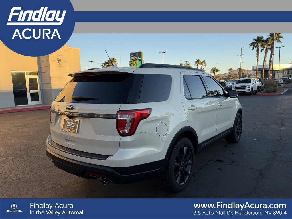 Used 2018 Ford Explorer XLT w/ Equipment Group 202A image 3