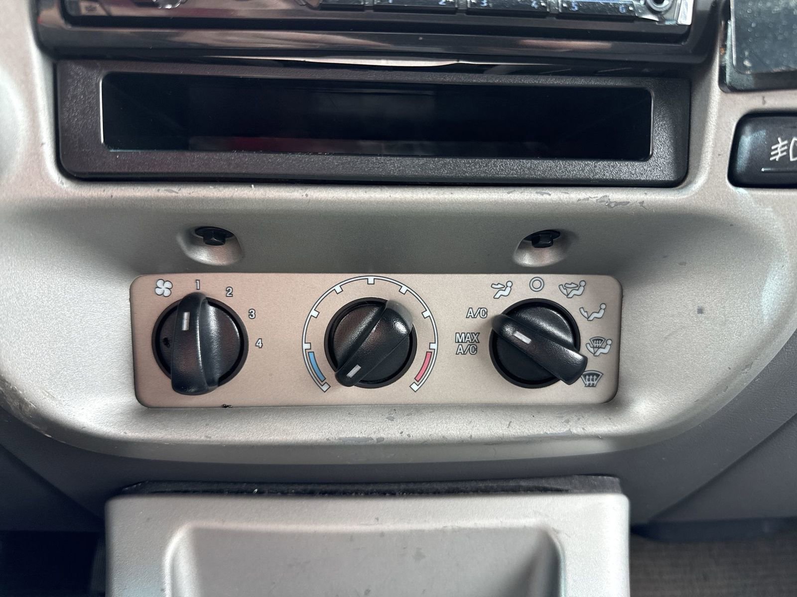 Used 2001 Ford Explorer Sport Trac 2WD image 17