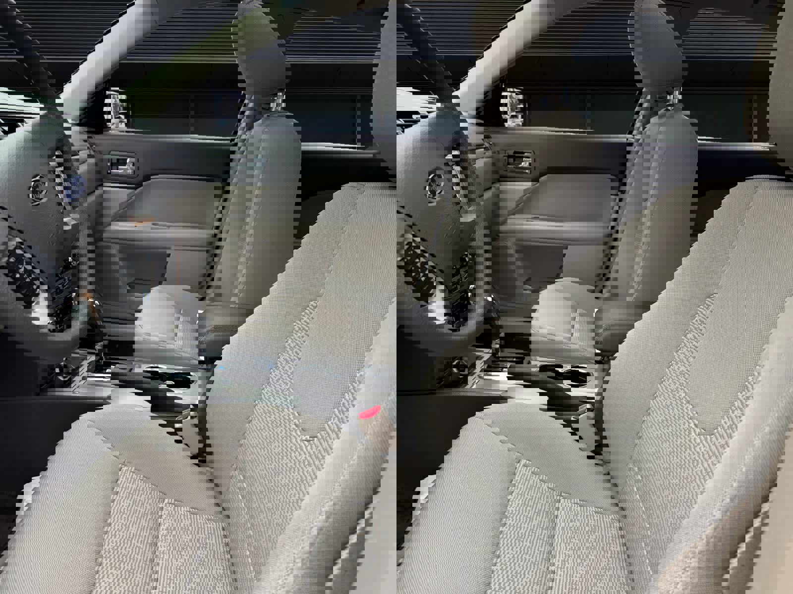 Used 2010 Ford Fusion SE image 3