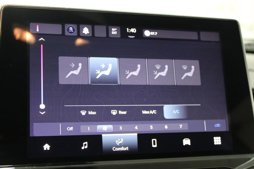 Used 2024 Jeep Compass Latitude image 42