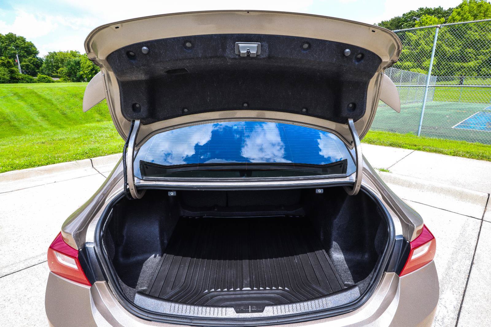 Used 2023 Chevrolet Malibu RS w/ LPO, Floor Liner Package FWD image 19