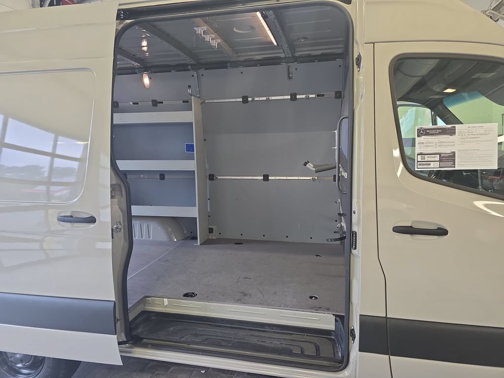 Used 2023 Mercedes-Benz Sprinter 2500 image 13