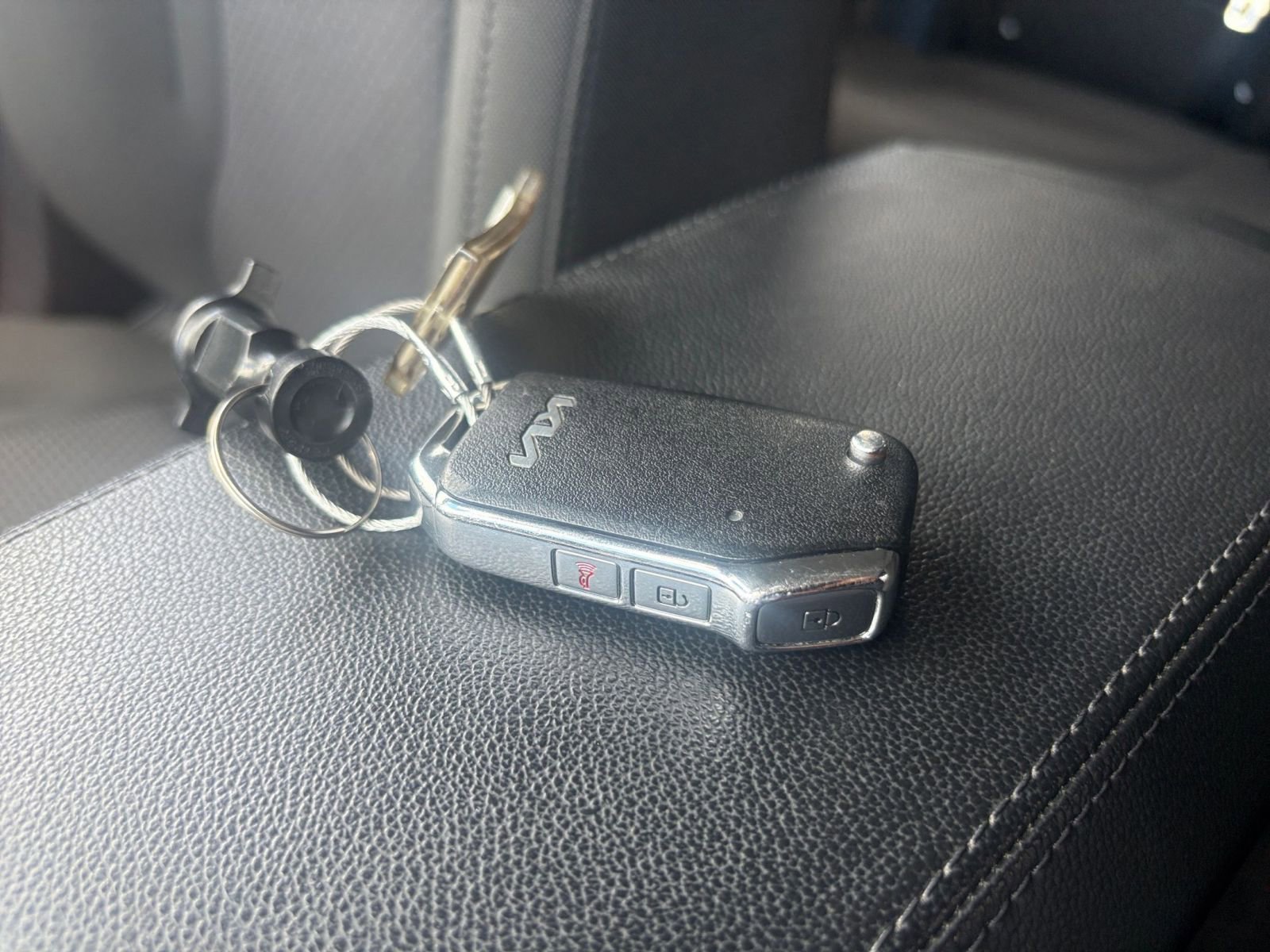 Used 2025 Kia Sportage LX FWD image 21