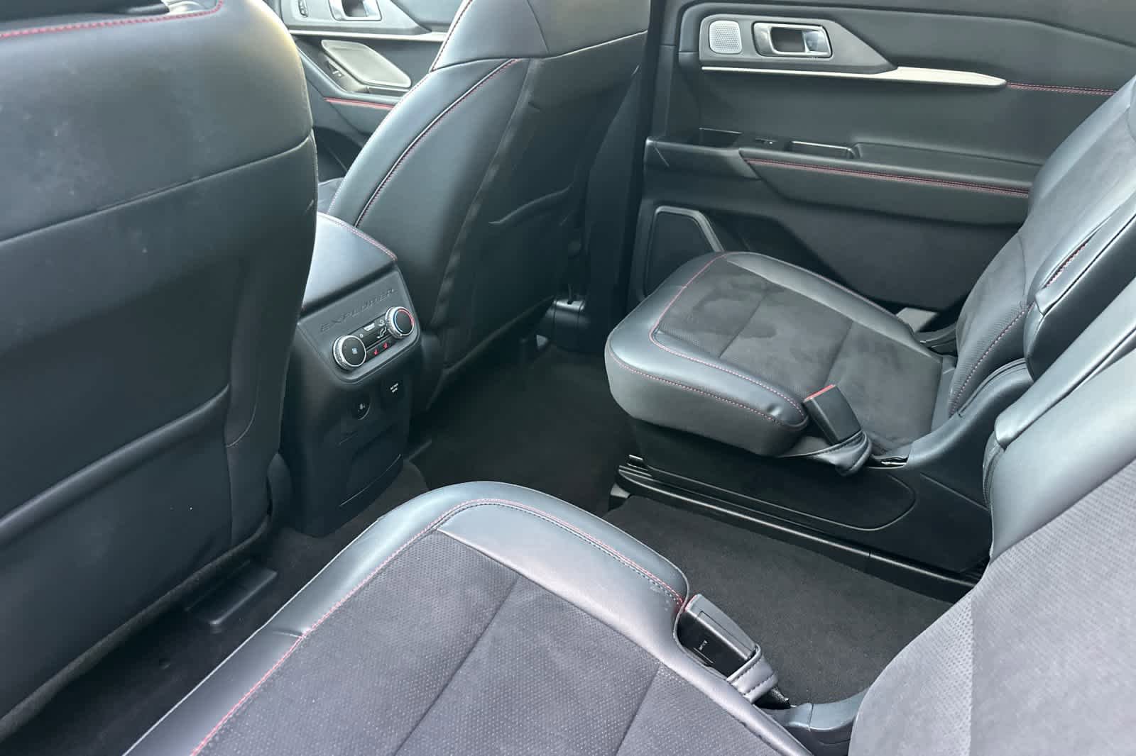 Certified 2025 Ford Explorer ST image 4
