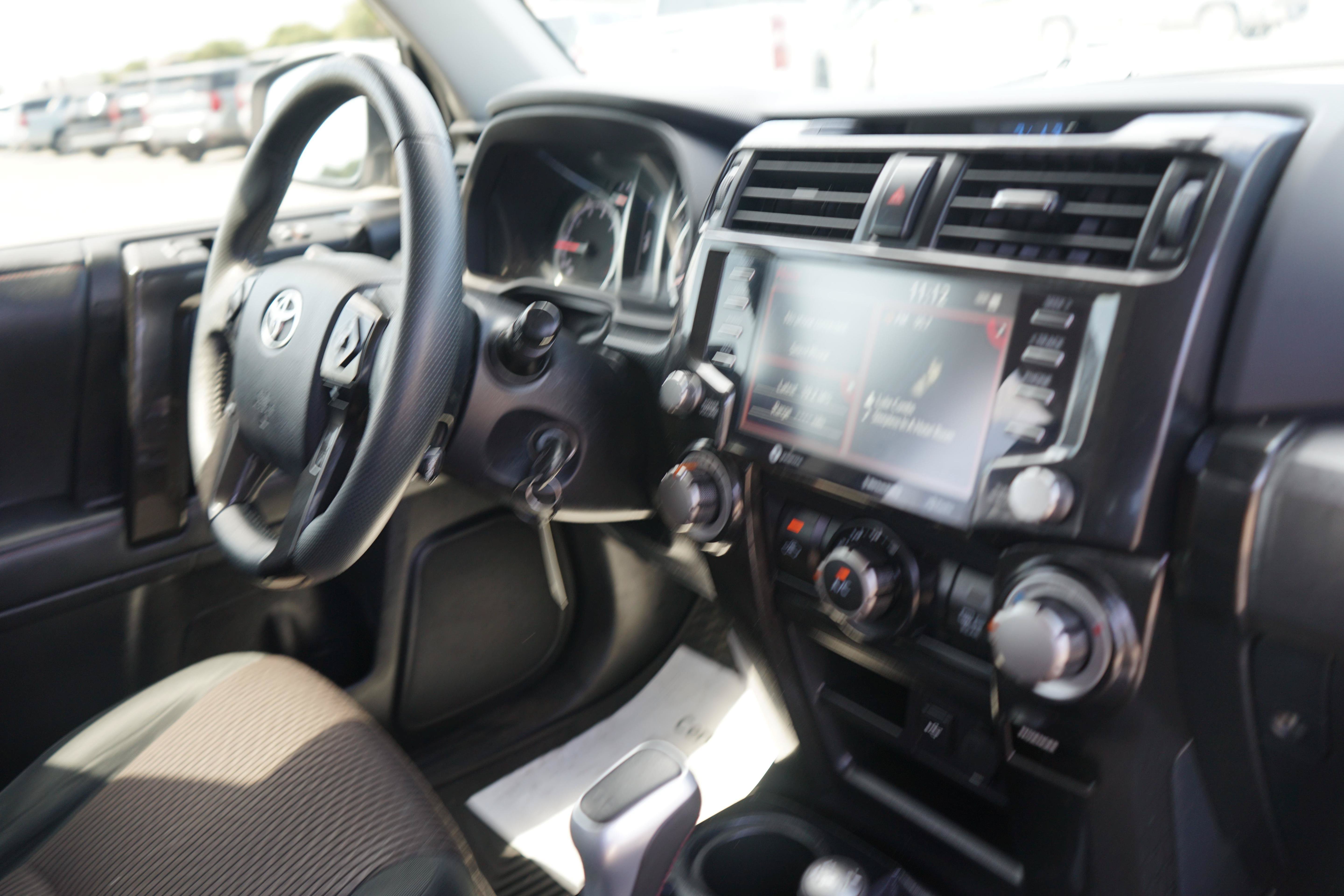 Used 2021 Toyota 4Runner TRD Off-Road AWD/4WD image 27