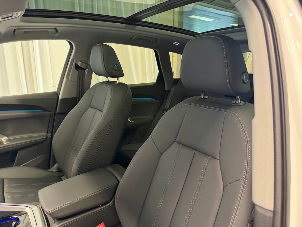 Certified 2025 Audi Q5 Premium w/ Convenience Package AWD/4WD image 5