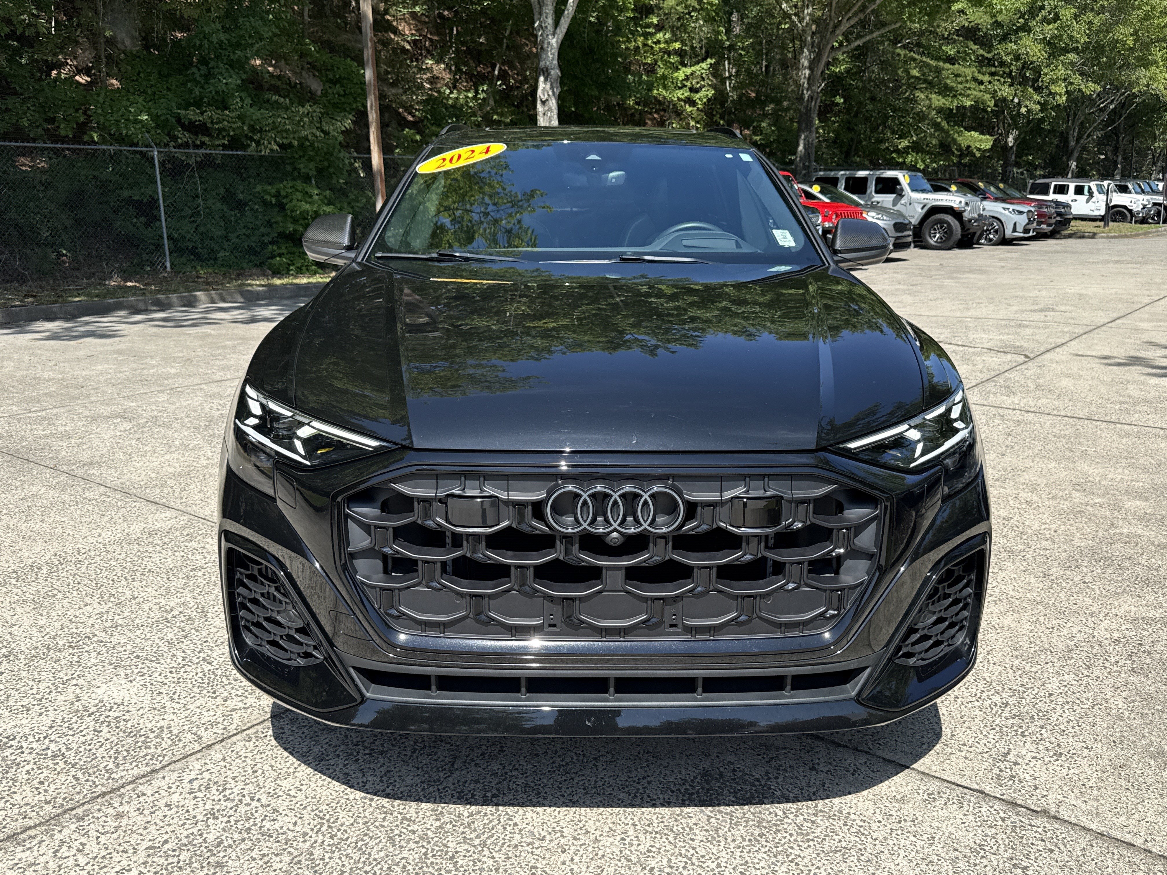 Used 2024 Audi SQ8 Prestige AWD/4WD image 2