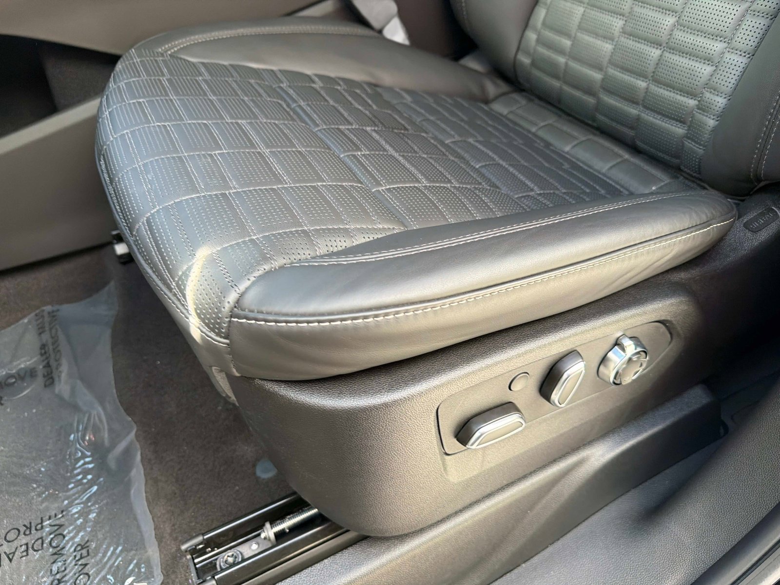 Used 2026 Cadillac Escalade ESV Platinum Sport w/ LPO, ONYX Package image 40