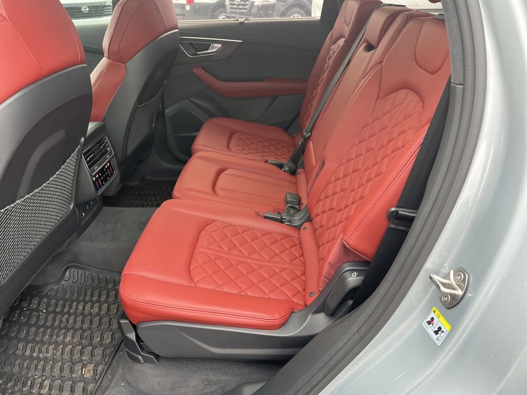 Used 2023 Audi SQ7 Prestige w/ Sport Package image 13