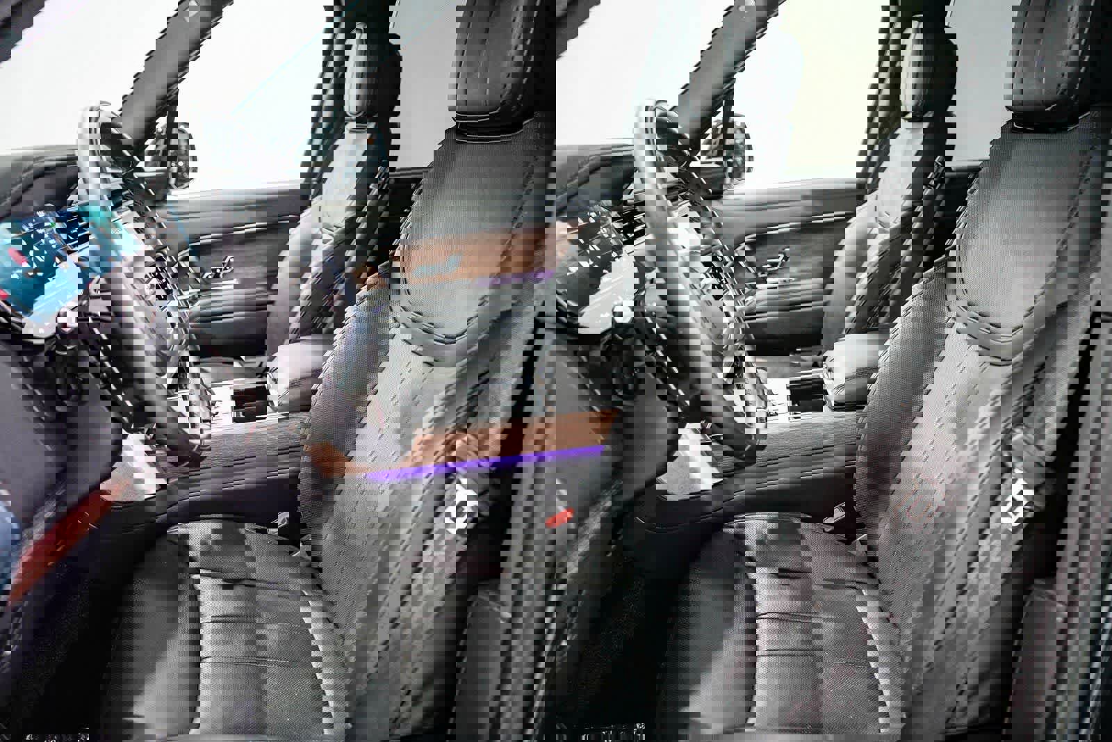 Used 2024 Land Rover Range Rover Long Wheelbase SE image 17