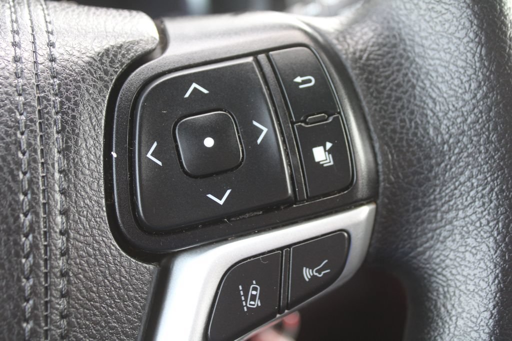 Used 2019 Toyota Highlander LE FWD image 29