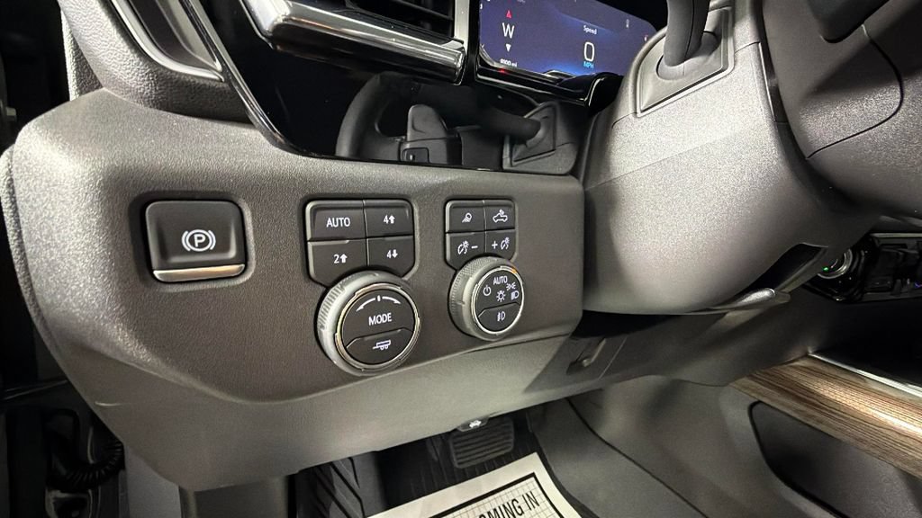 Used 2024 Chevrolet Silverado 1500 LT Trail Boss w/ LT Trail Boss Premium Package AWD/4WD image 20