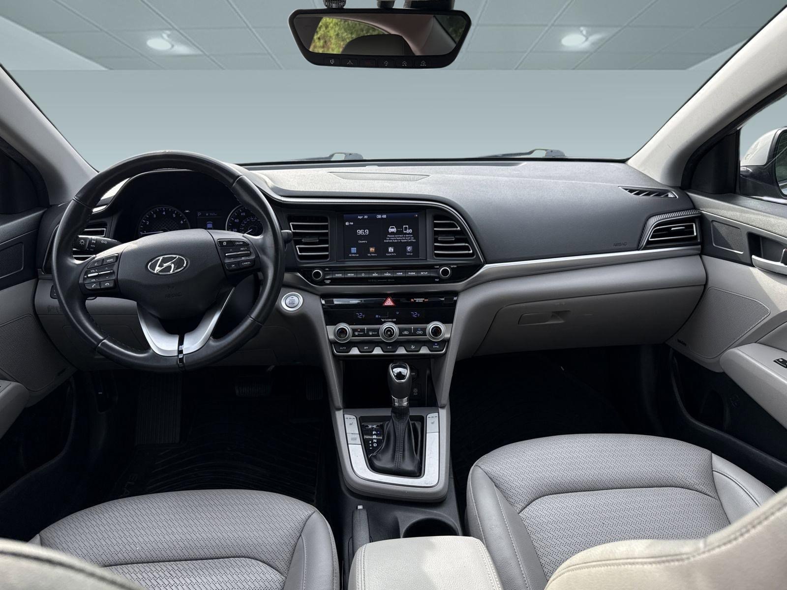 Used 2020 Hyundai Elantra Limited image 12