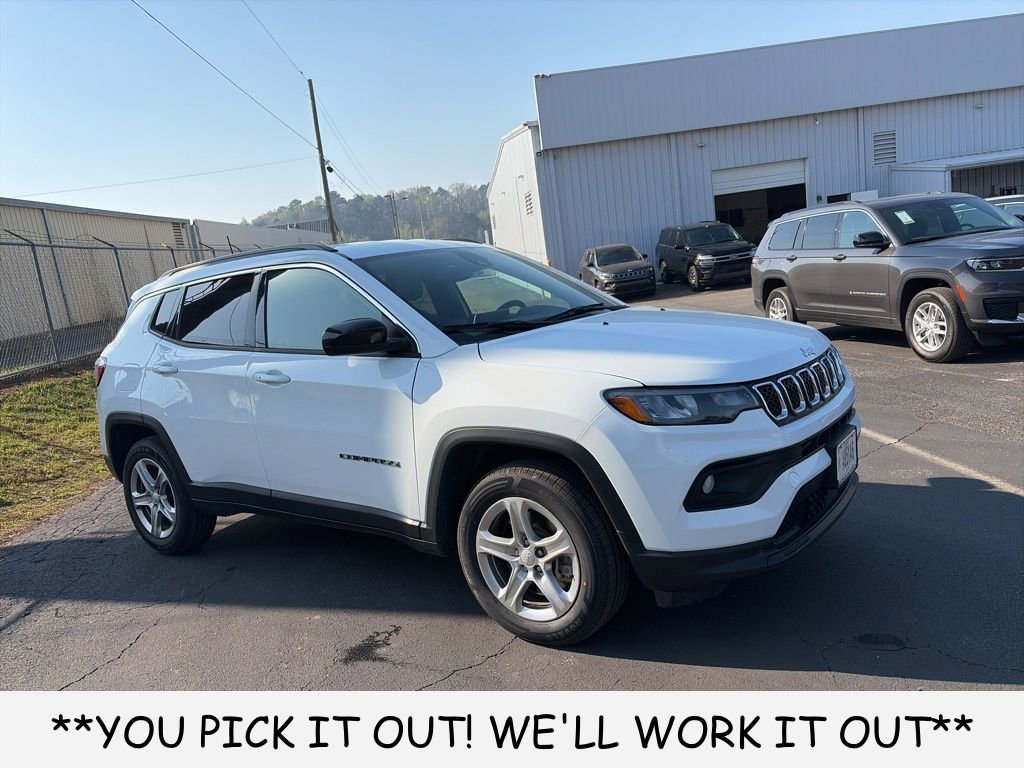 Used 2024 Jeep Compass Latitude image 1