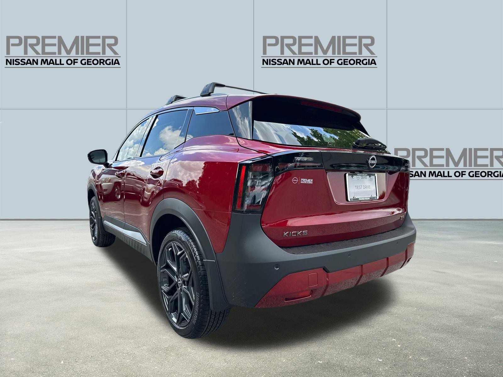 New 2025 Nissan Kicks SR image 7