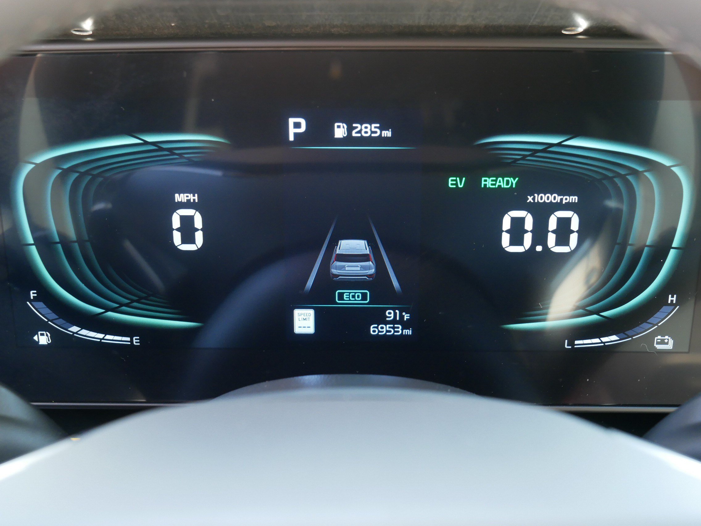 Certified 2025 Kia Niro SX Touring FWD image 21