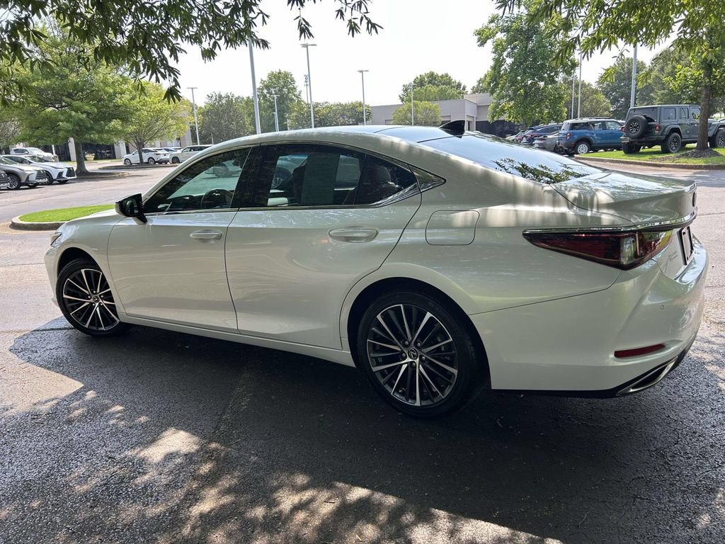 Used 2023 Lexus ES 350 w/ Premium Package FWD image 4