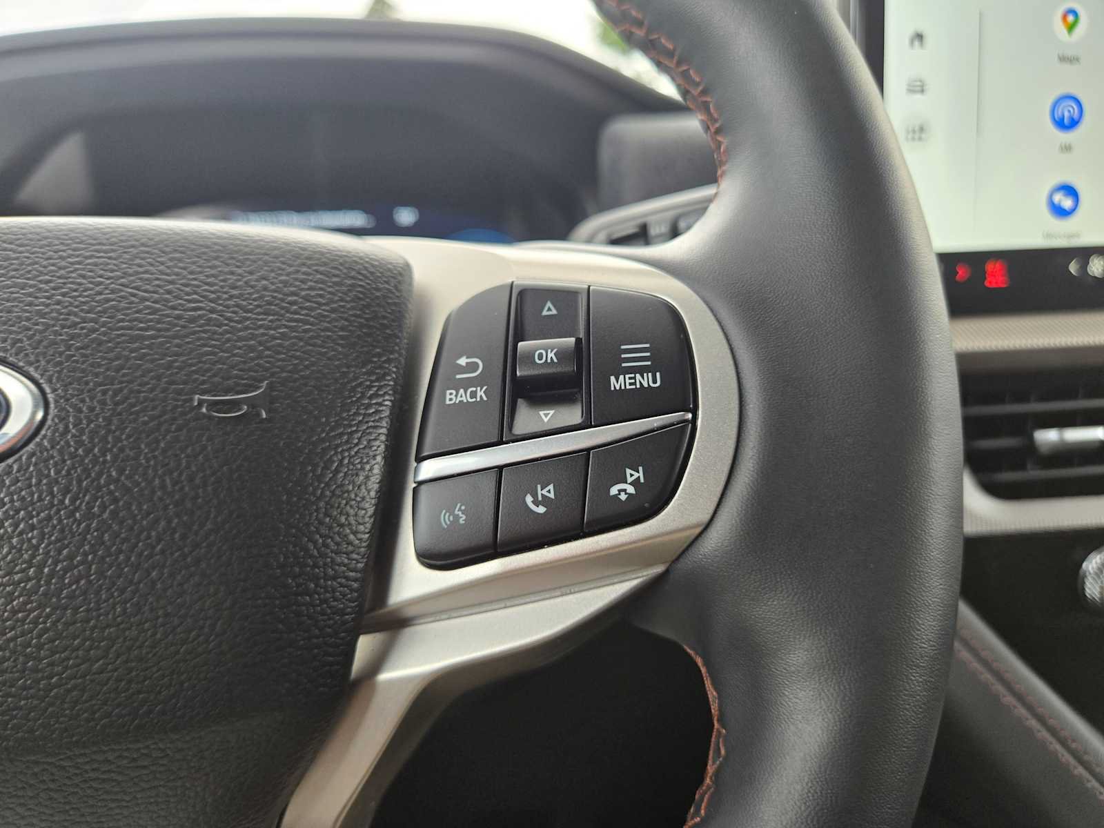 Used 2025 Ford Explorer Active w/ Active Comfort Package RWD image 32