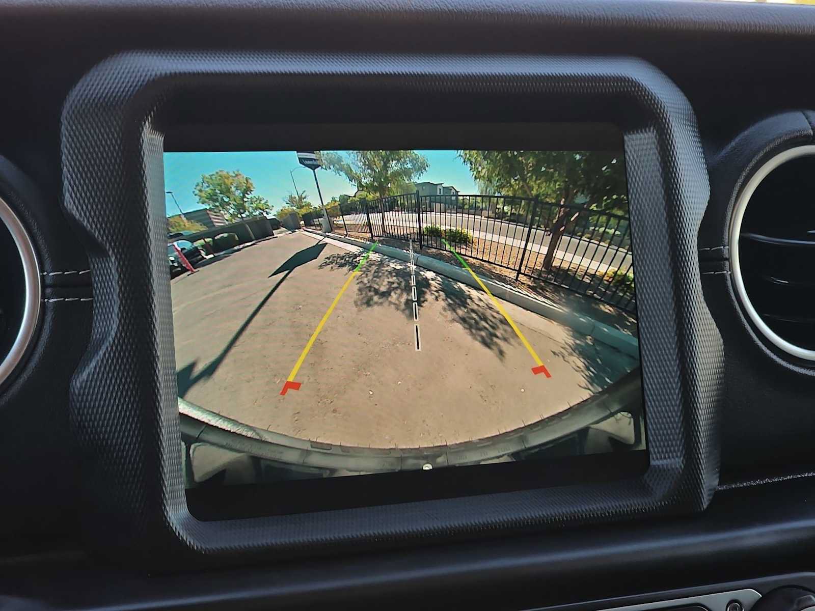 Used 2022 Jeep Wrangler Unlimited Sahara AWD/4WD image 12