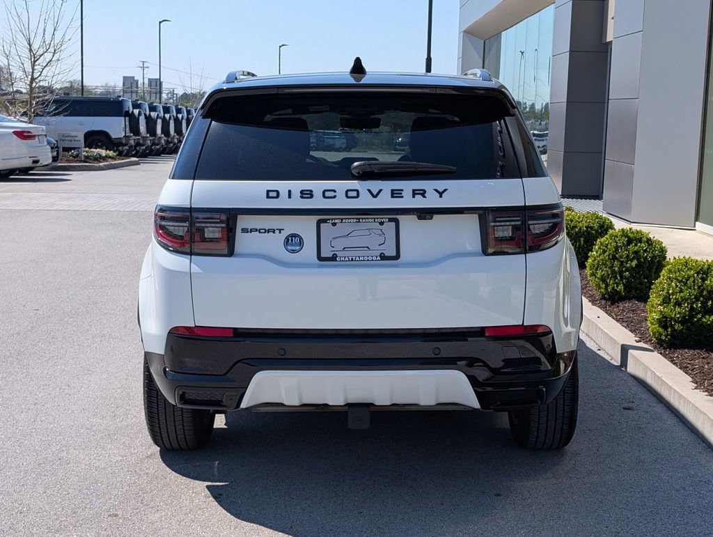 Used 2025 Land Rover Discovery Sport Dynamic SE image 6