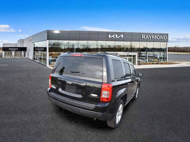 Used 2014 Jeep Patriot Latitude AWD/4WD image 3