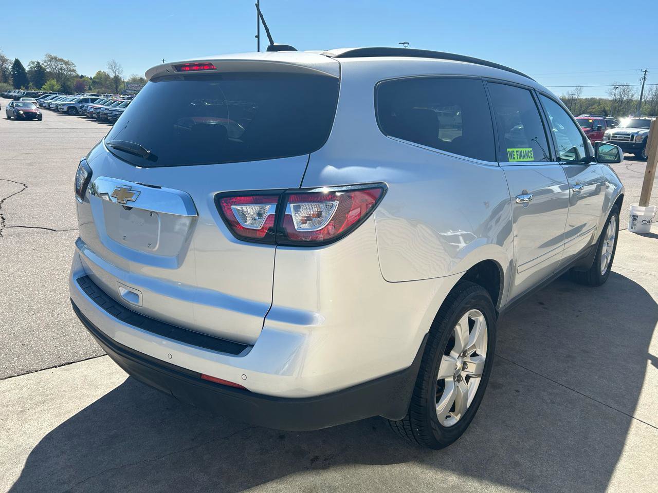 Used 2017 Chevrolet Traverse LT w/ Style and Technology Package FWD image 5