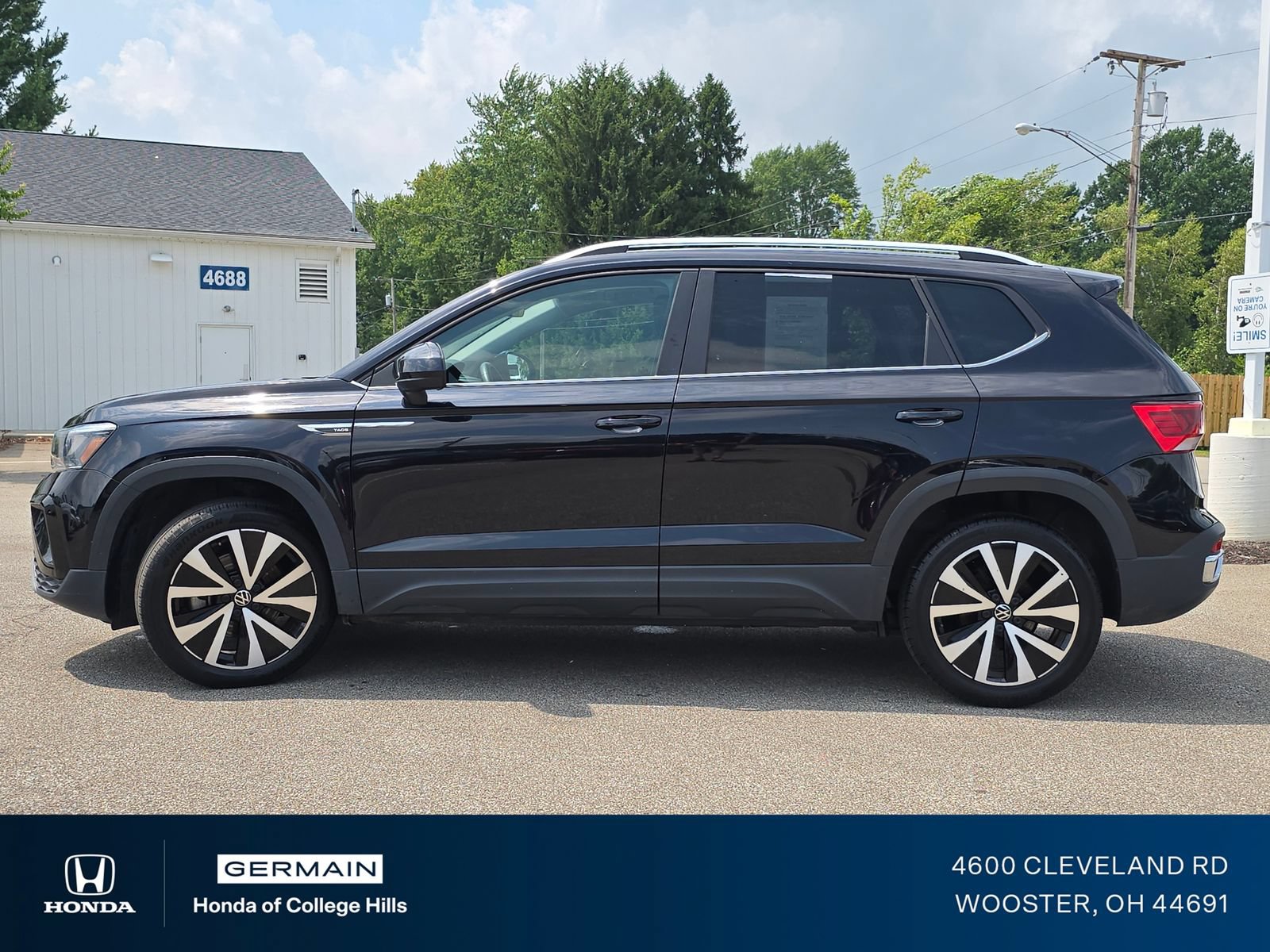 Used 2024 Volkswagen Taos SE FWD image 14