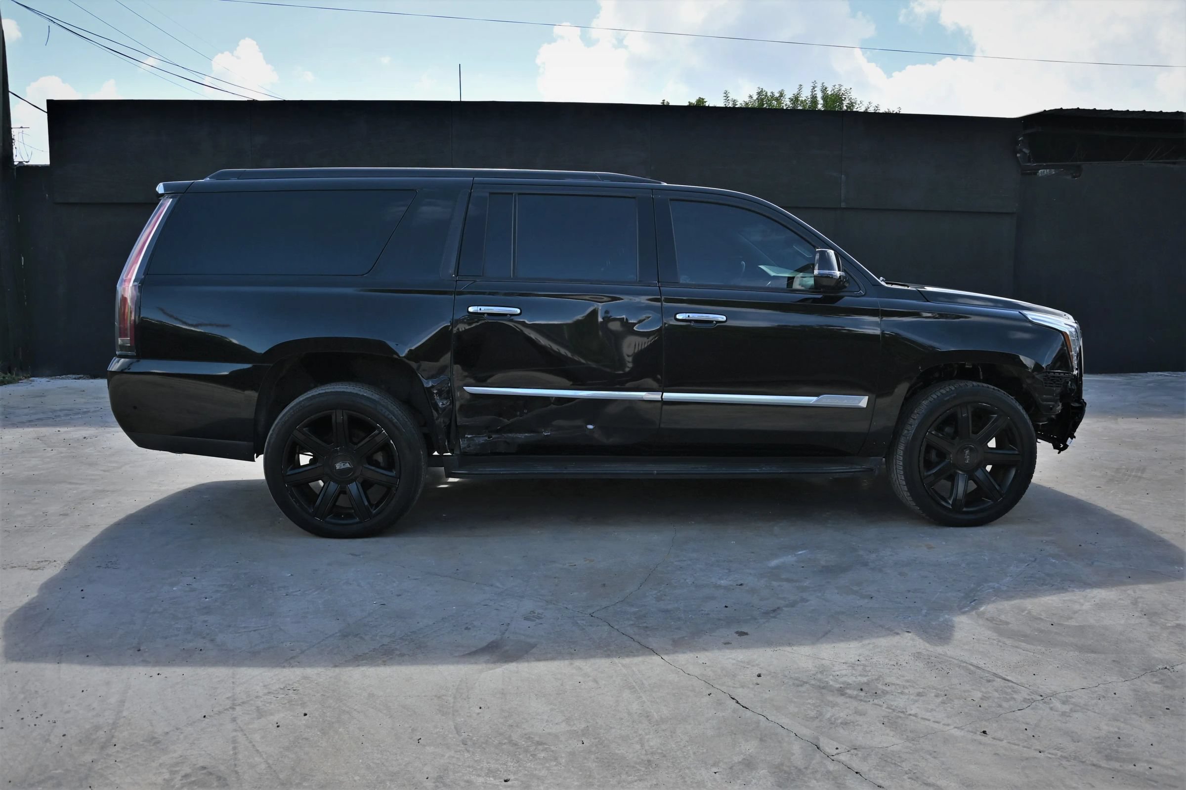 Used 2019 Cadillac Escalade ESV Premium Luxury AWD/4WD image 7