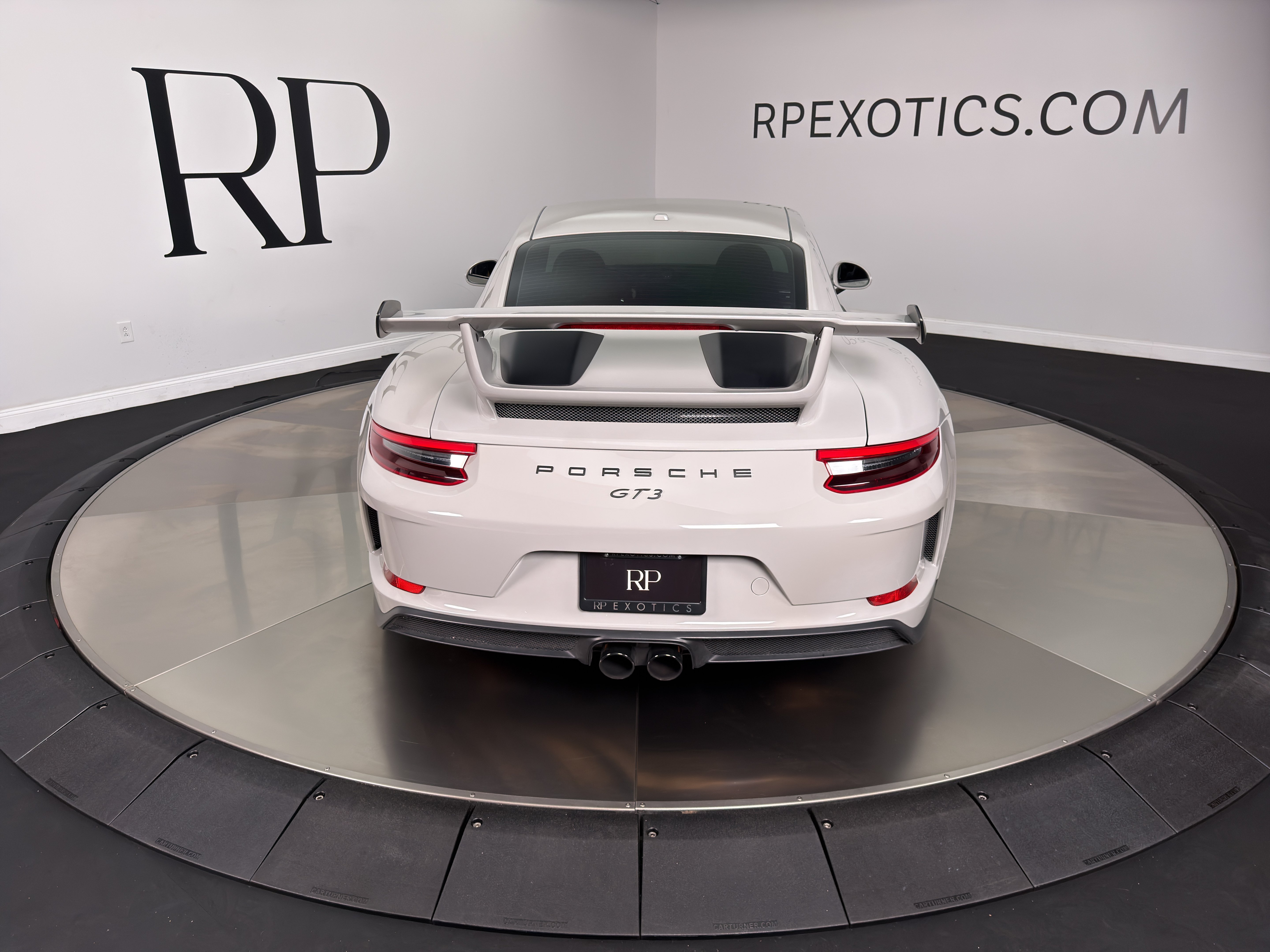 Used 2018 Porsche 911 GT3 RWD image 5