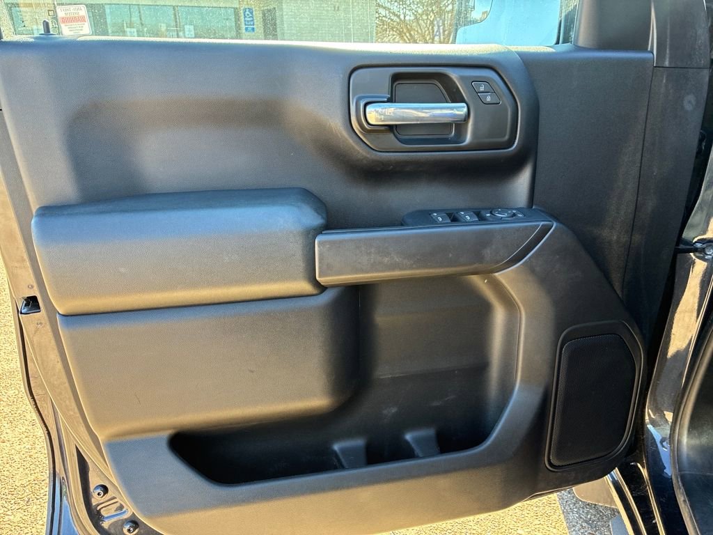 Used 2022 Chevrolet Silverado 1500 Custom image 11