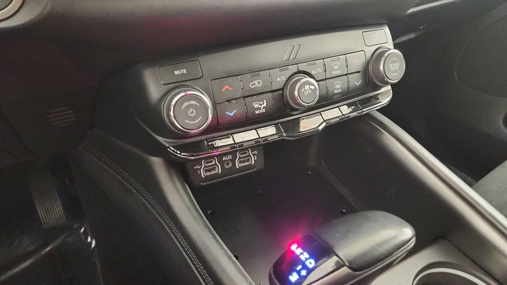Used 2022 Dodge Durango SXT AWD/4WD image 17