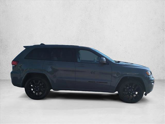 Used 2019 Jeep Grand Cherokee Altitude image 9