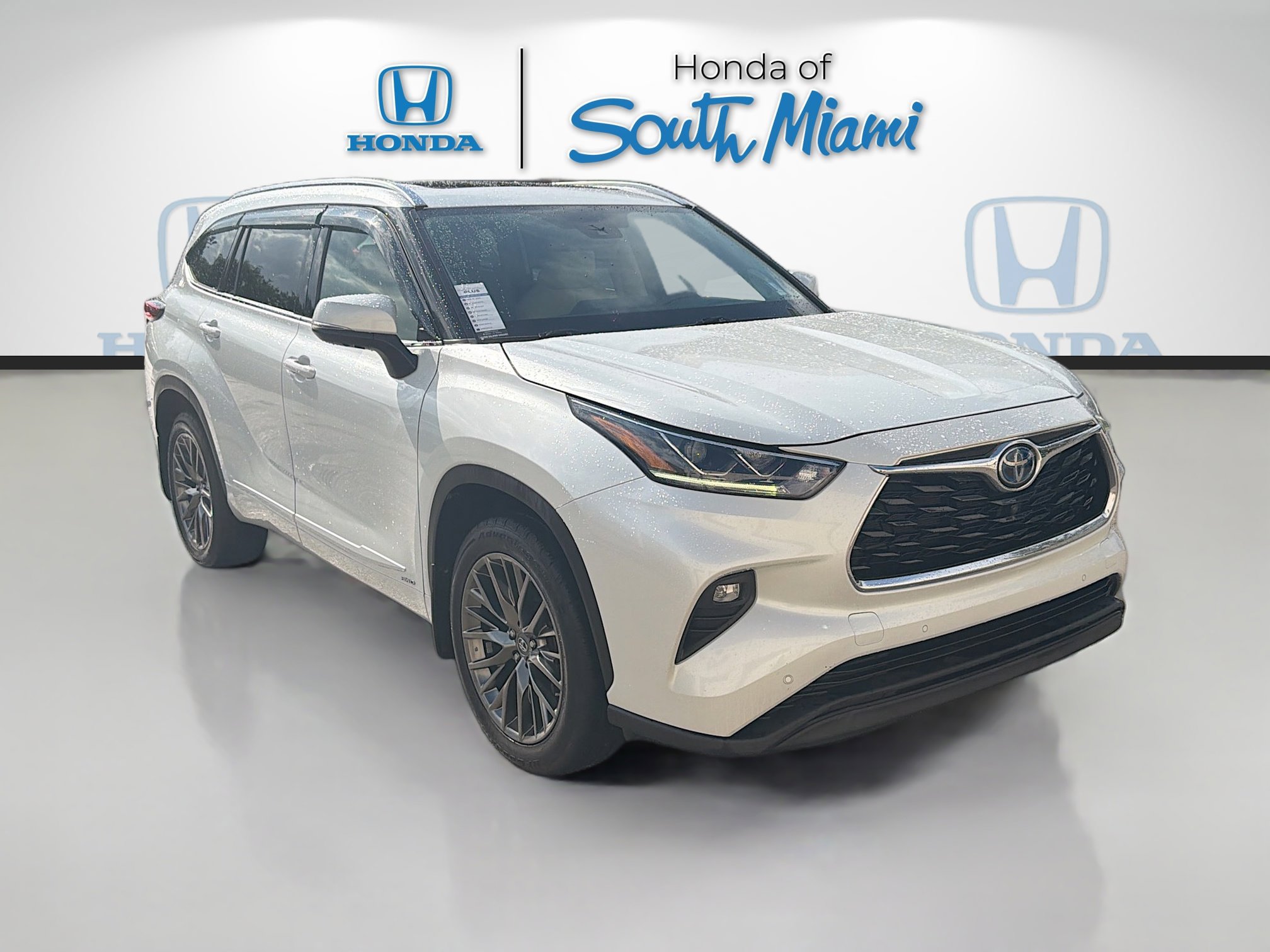Used 2022 Toyota Highlander Limited AWD/4WD image 1