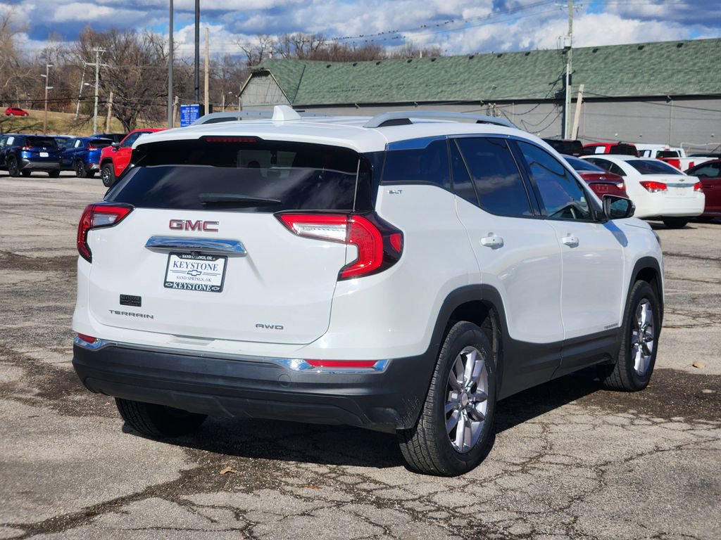 Used 2024 GMC Terrain SLT image 5