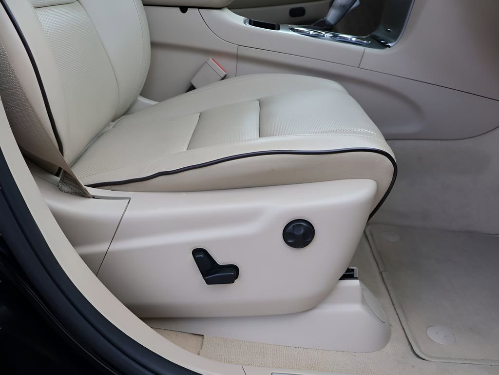 Used 2020 Jeep Grand Cherokee Overland image 11