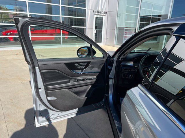 Used 2024 Lincoln Corsair AWD w/ Equipment Group 101A image 28