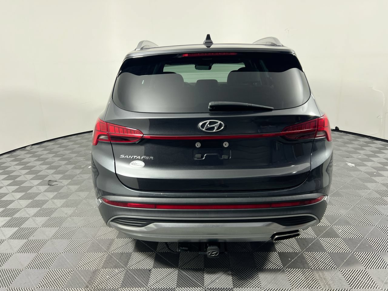 Used 2021 Hyundai Santa Fe SEL w/ Convenience + Premium Package FWD image 4