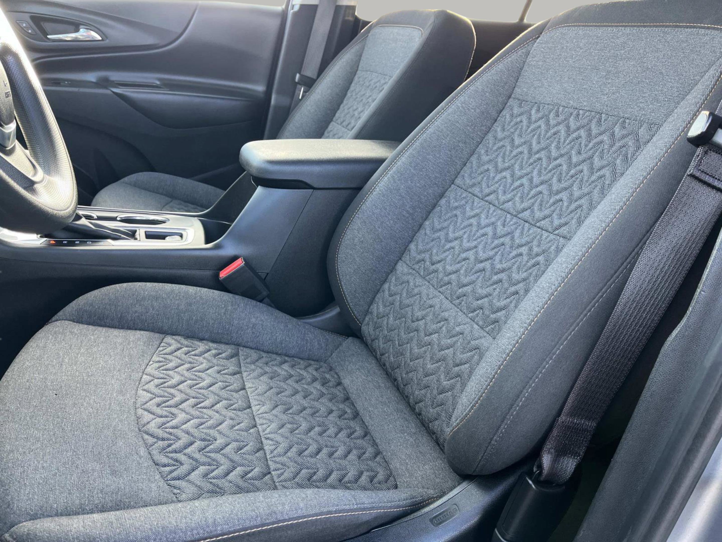 Used 2023 Chevrolet Equinox LT image 30