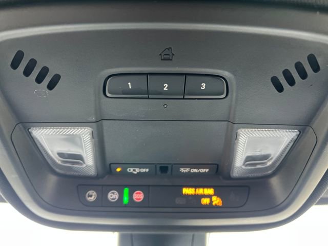 Used 2022 Chevrolet Traverse LT image 35