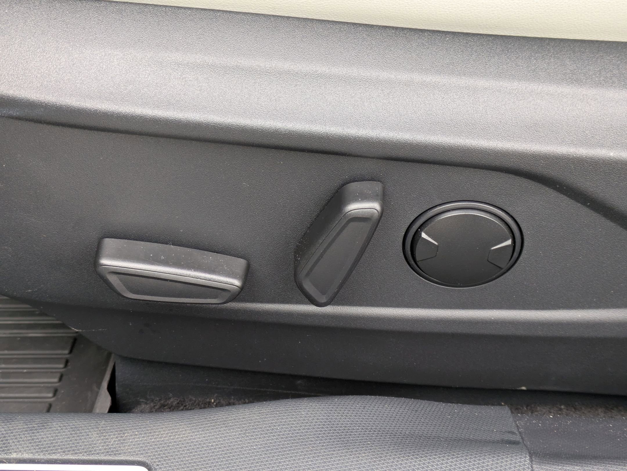 Used 2023 Ford Mustang Mach-E Premium image 15