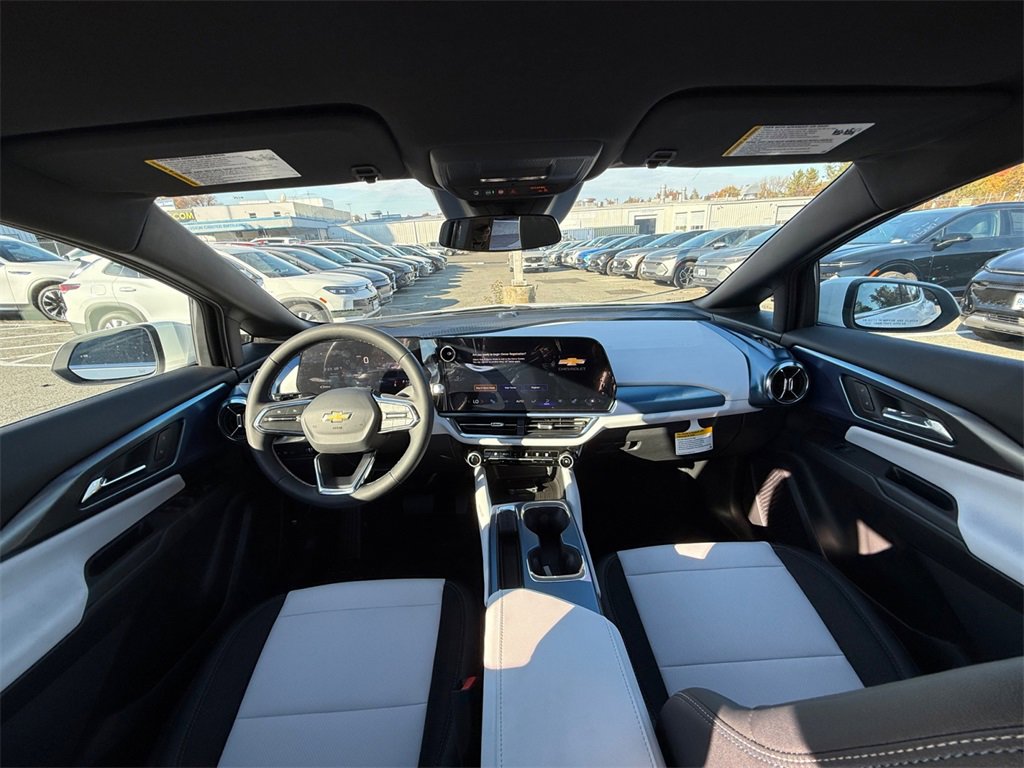 New 2026 Chevrolet Equinox EV LT image 19