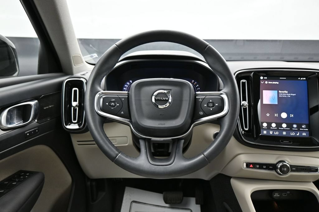 Used 2024 Volvo XC40 B5 Plus w/ Protection Package Premier AWD/4WD image 16