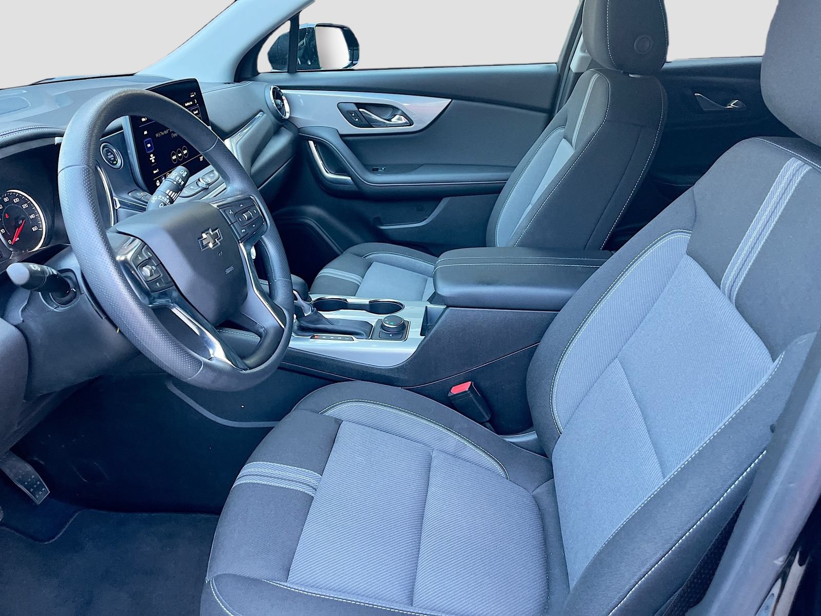 Used 2025 Chevrolet Blazer LT FWD image 20