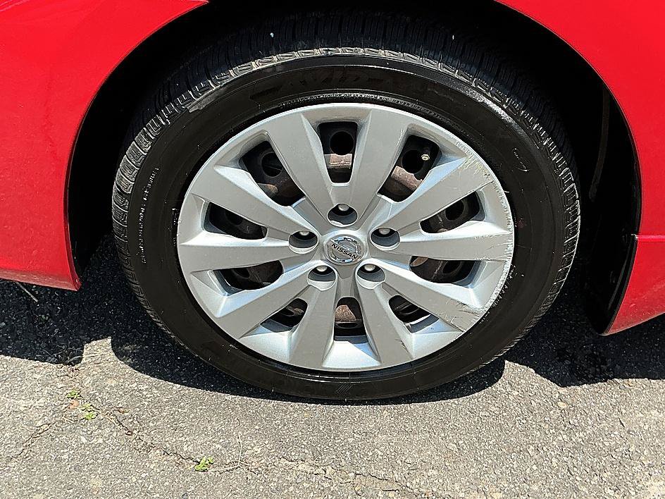 Used 2017 Nissan Sentra SV w/ Driver's Assist Package FWD image 9