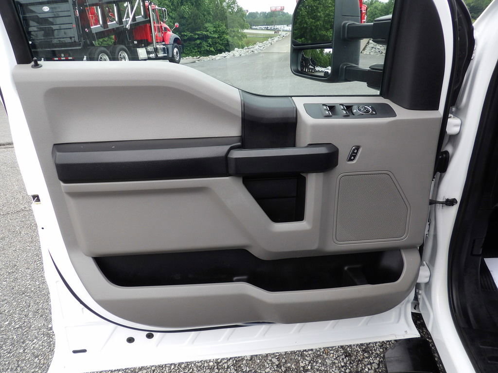 Used 2018 Ford F350 XL w/ Power Equipment Group RWD image 14